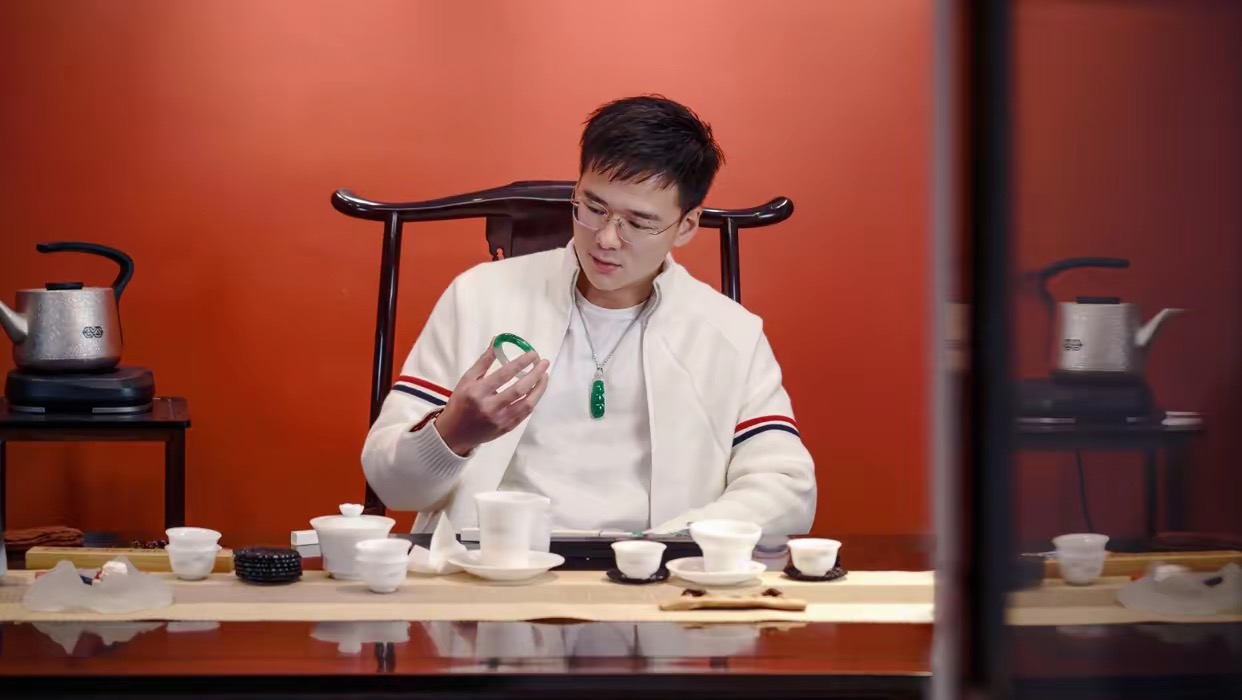 天价陪逛主理人 覃丹